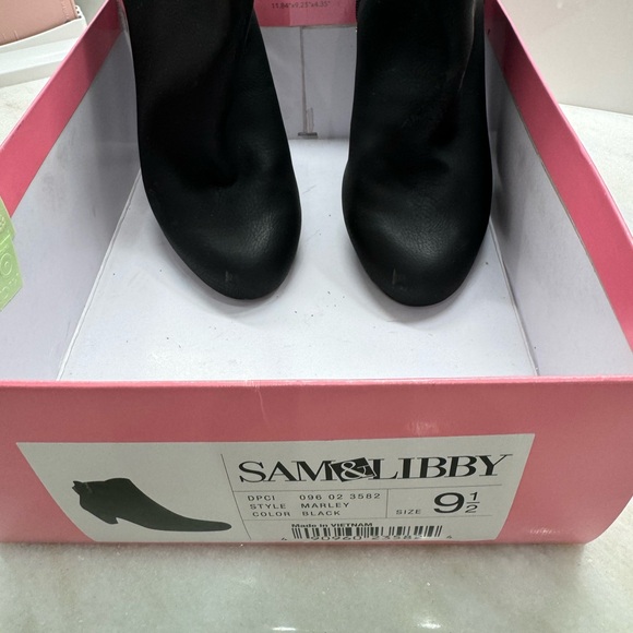 Short 3 inch heel boots - Picture 7 of 8